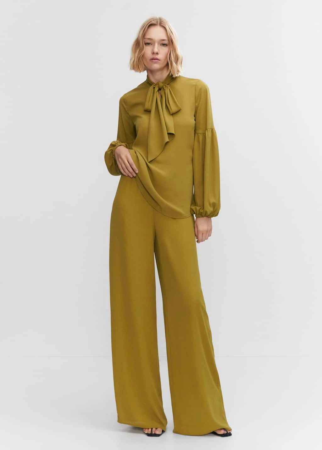 Blouse Lavallière Manches Bouffantes 4 Blouse Lavallière Manches Bouffantes – Image 2